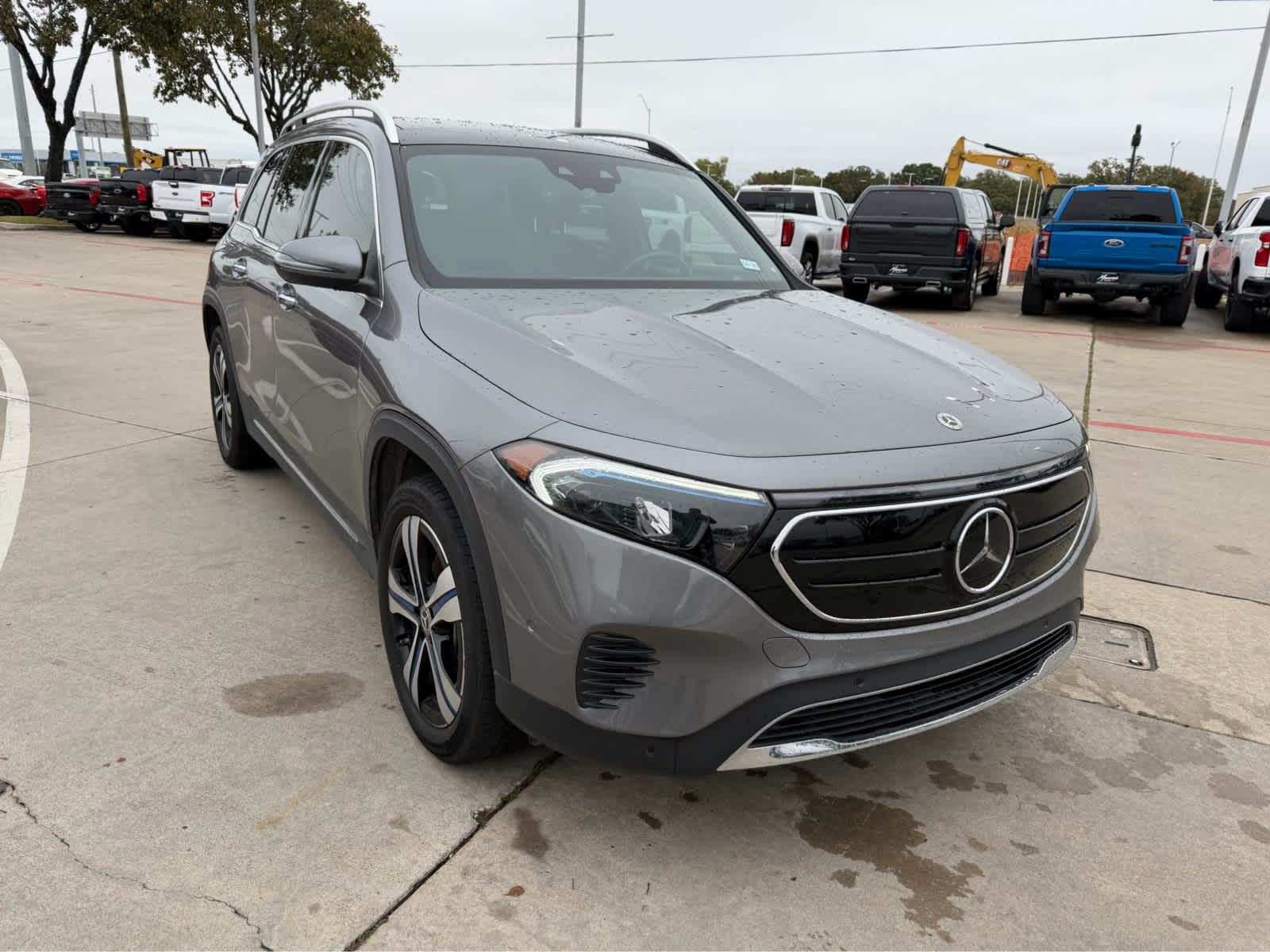 2023 Mercedes Benz EQB 350 4MATIC photo 3