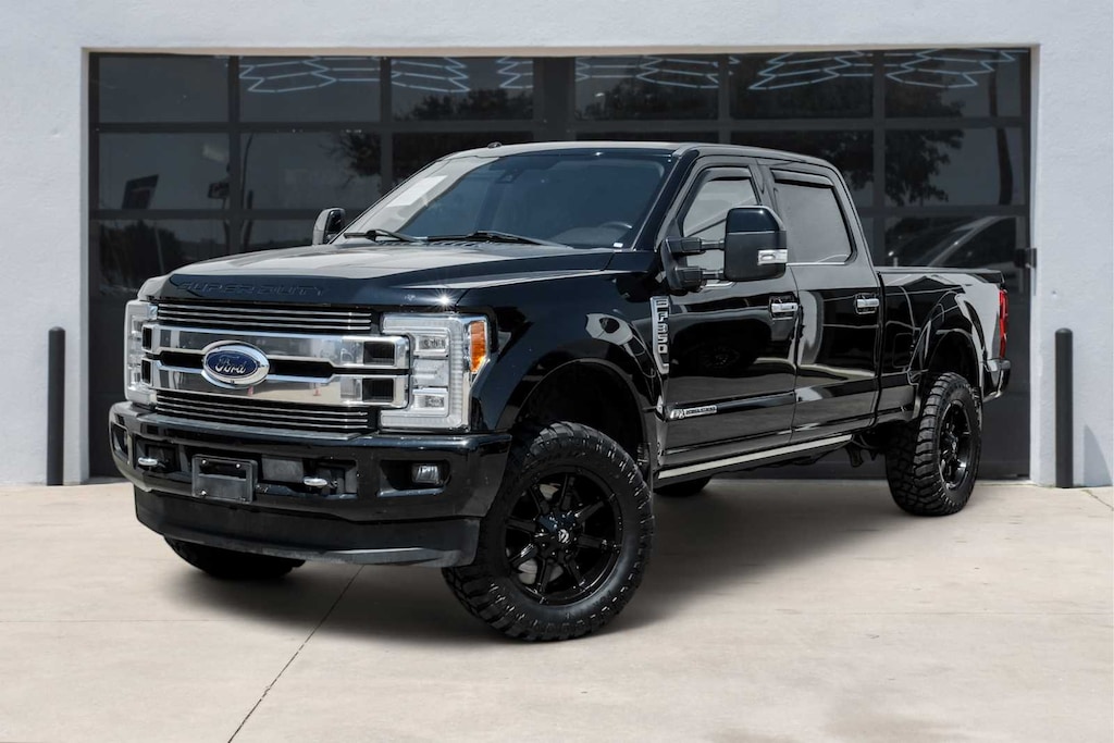 Used 2018 Ford Super Duty F-350 SRW Limited 4WD Crew Cab 6.75 Box Truck