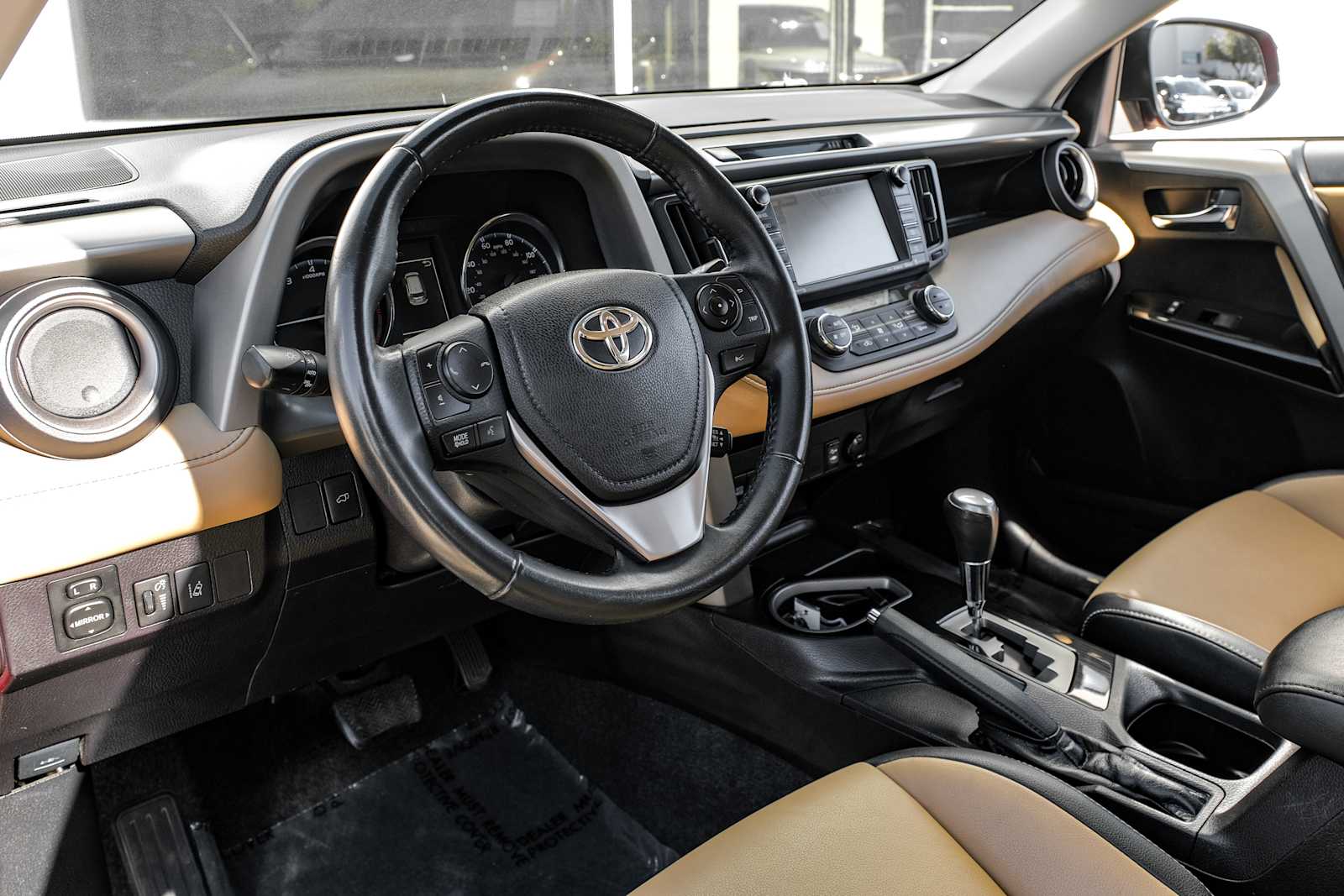 2018 Toyota RAV4 Limited Platinum photo 3