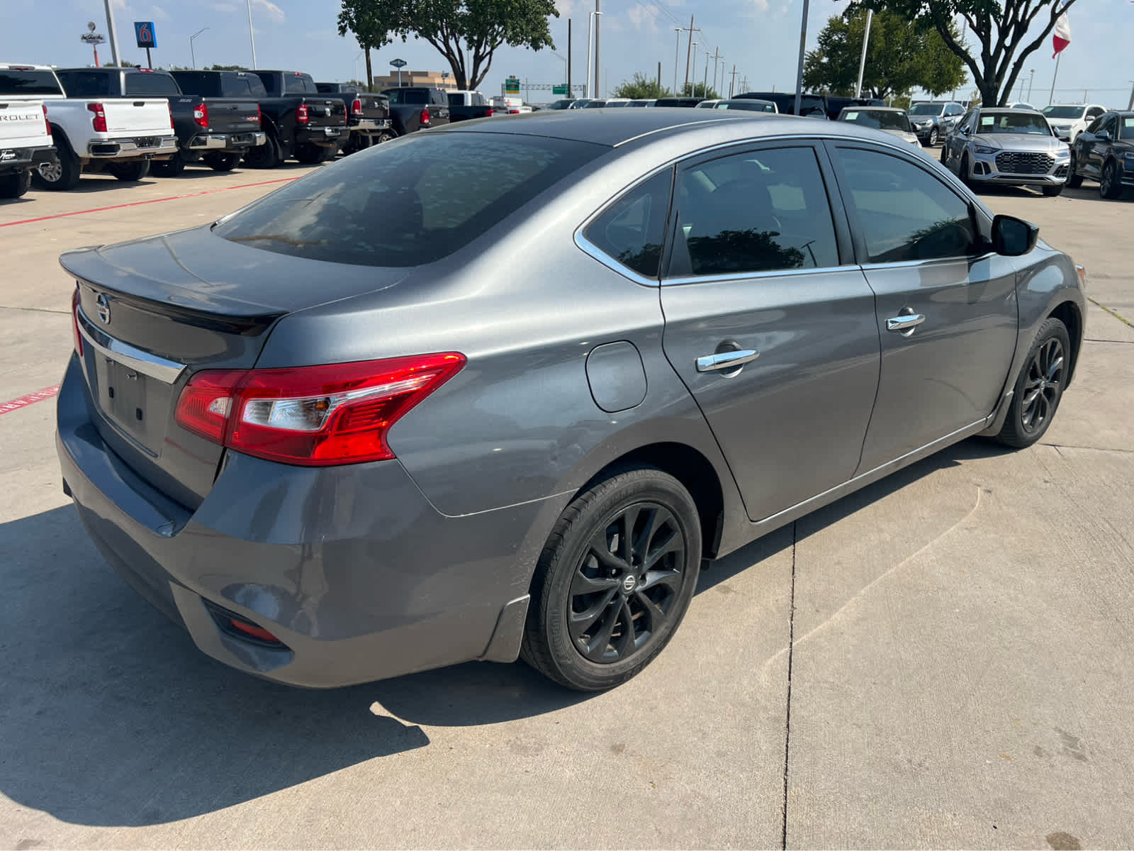 2018 Nissan Sentra S photo 2