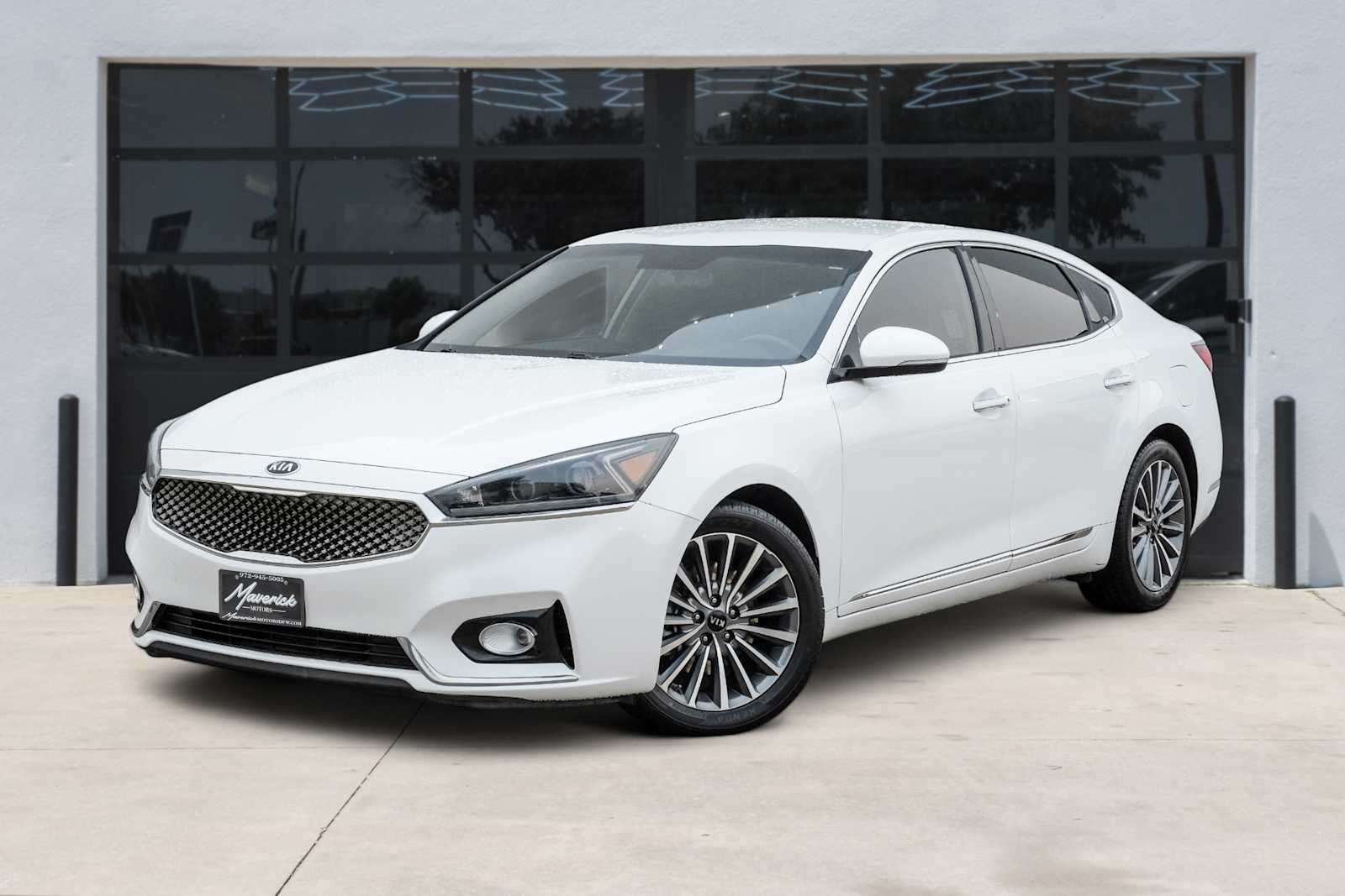 2019 Kia Cadenza Premium's photo
