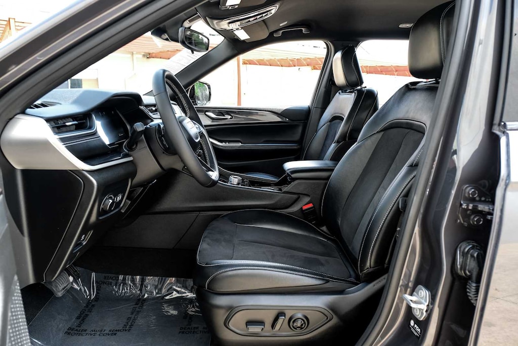 Used 2023 Jeep Grand Cherokee L Altitude SUV