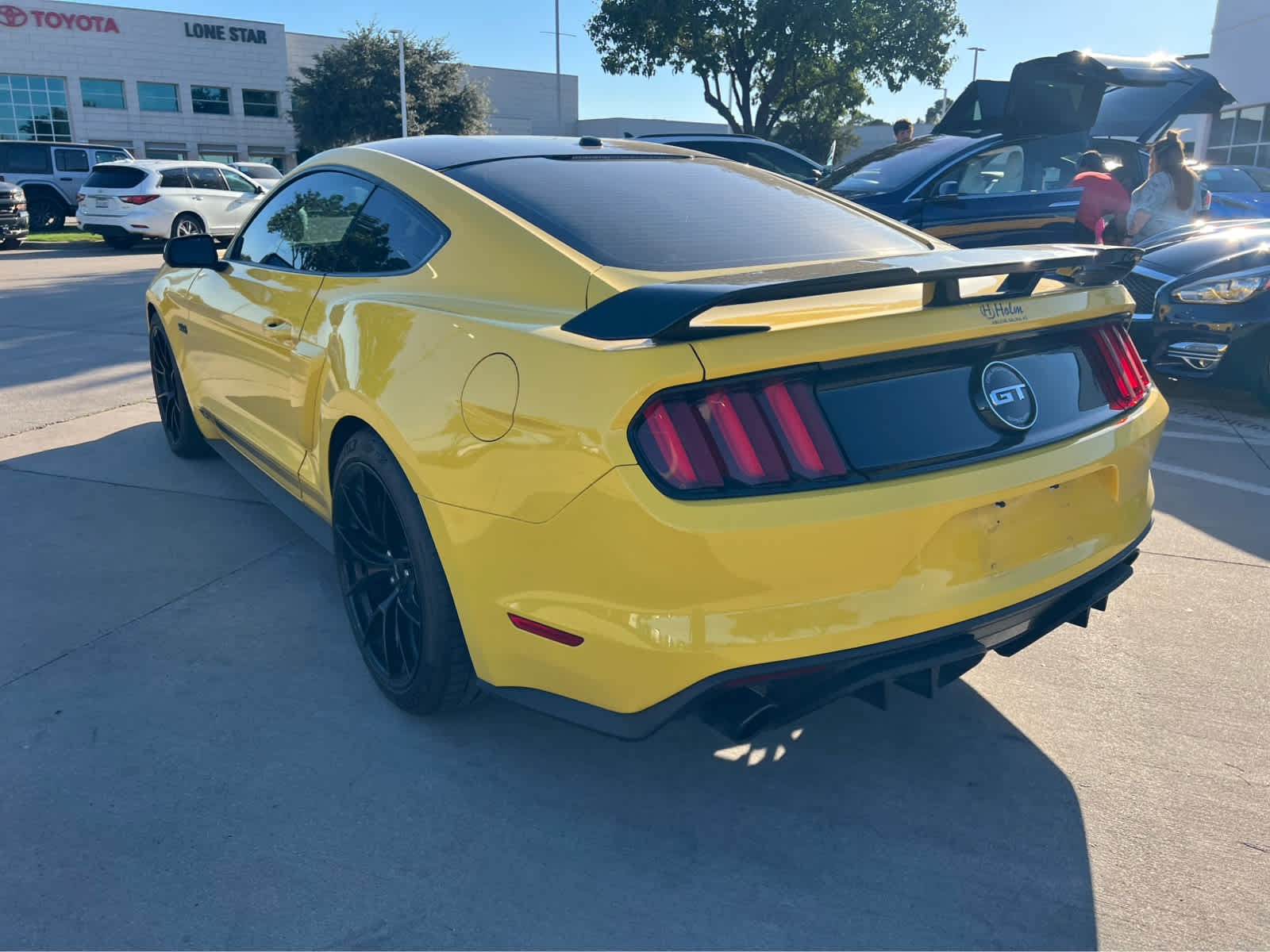 2017 Ford Mustang GT Premium photo 2