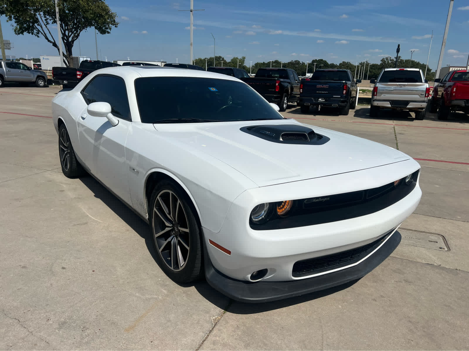 2022 Dodge Challenger R/T photo 4