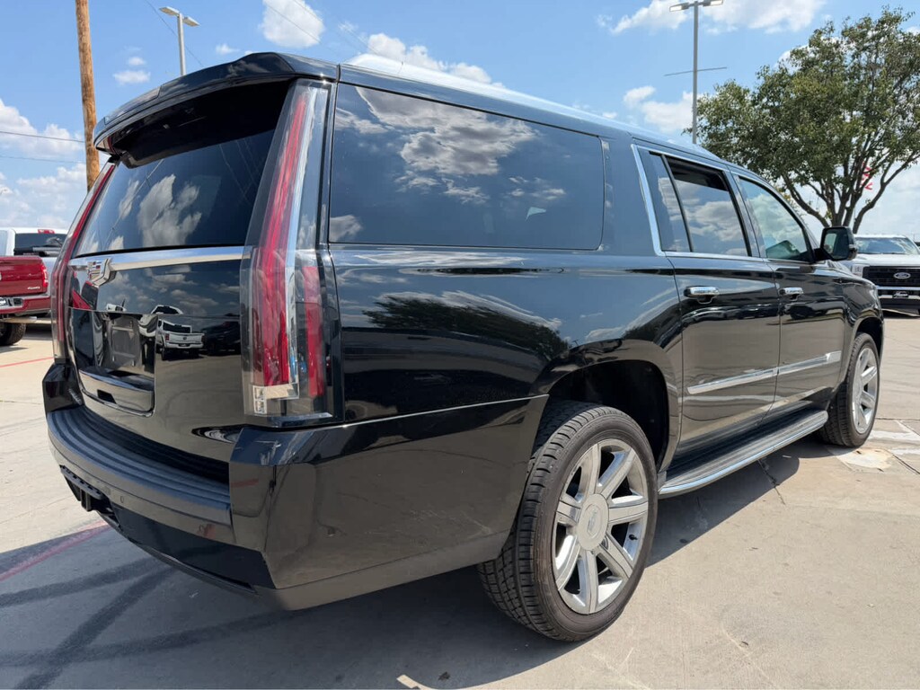 Used 2017 Cadillac Escalade ESV Luxury SUV