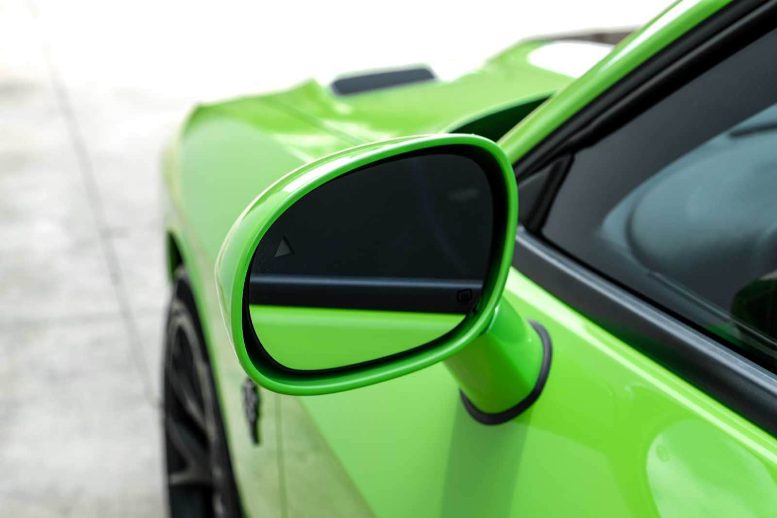 2015 Dodge Challenger SRT - Photo 32
