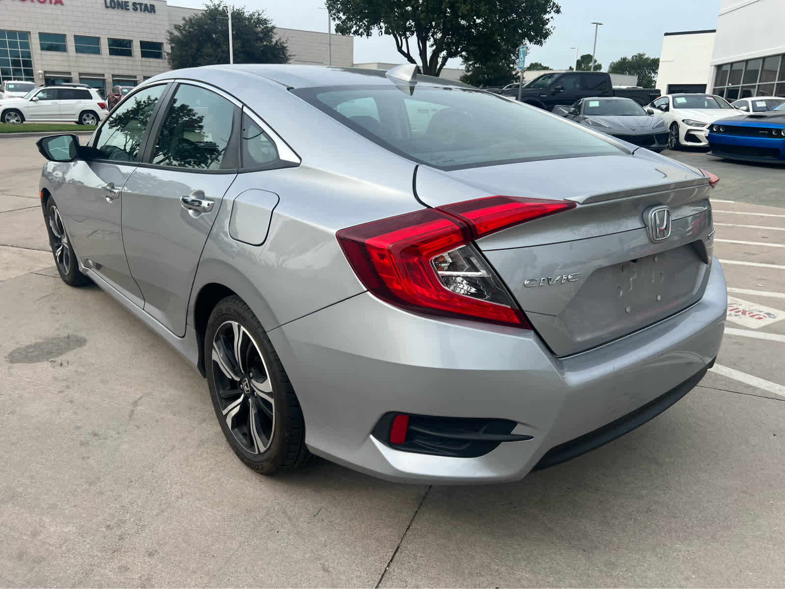 2017 Honda Civic Touring photo 2