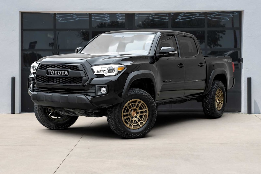 Used 2017 Toyota Tacoma TRD Off Road Double Cab 5 Bed V6 4x4 AT (Natl) Truck