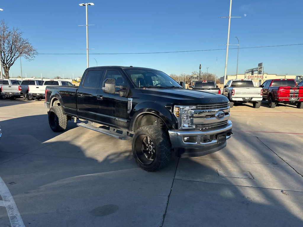 Used 2018 Ford Super Duty F-350 SRW Lariat 4WD Crew Cab 8 Box Truck