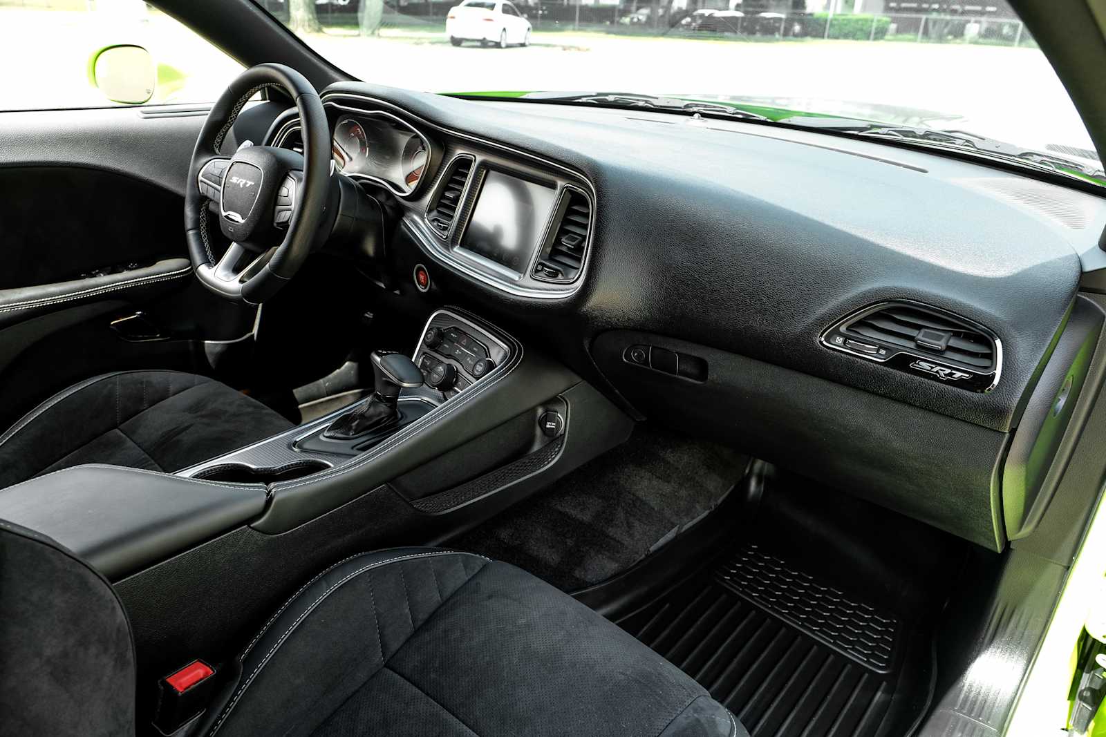 2015 Dodge Challenger SRT - Photo 12