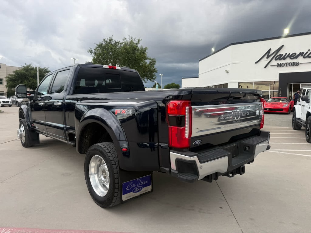 Used 2025 Ford Super Duty F-450 Pickup King Ranch 4WD Crew Cab 8 Box Truck