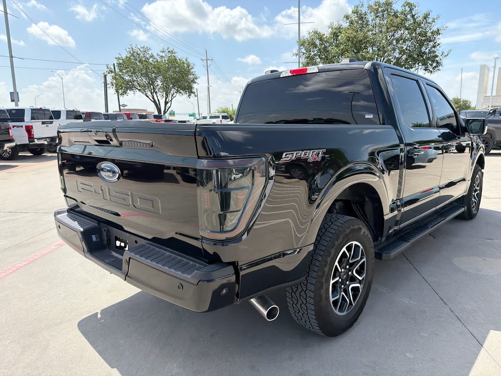 Used 2023 Ford F-150 XLT 4WD Supercrew 5.5 Box Truck