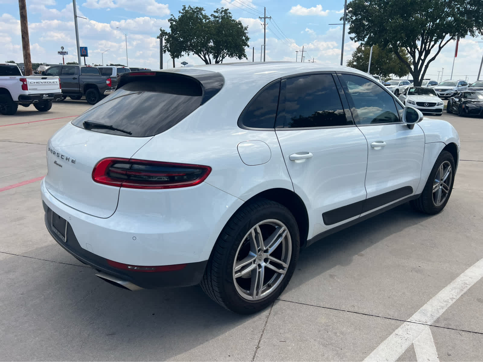 2018 Porsche Macan photo 3