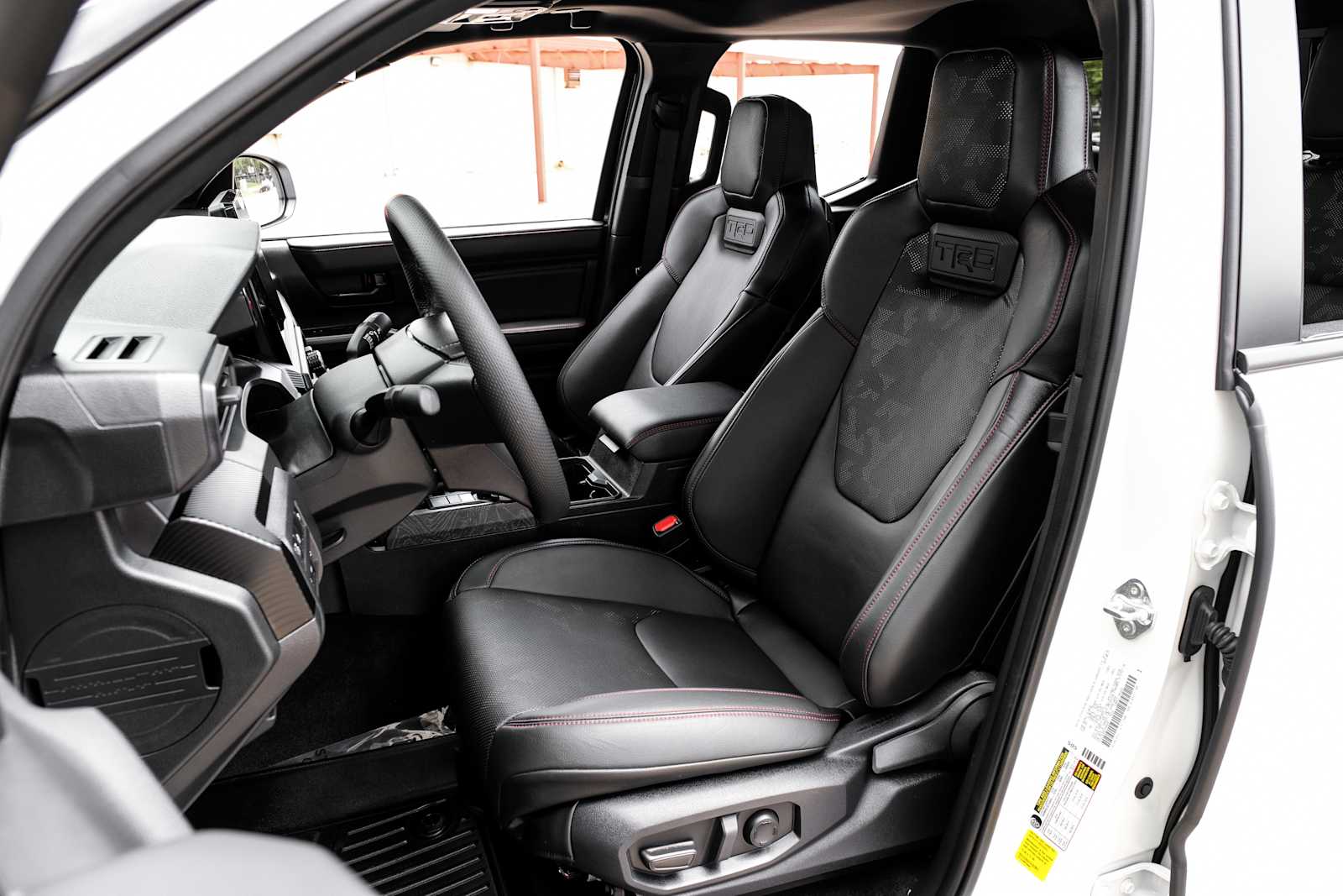 2025 Toyota Tacoma TRD Pro - Photo 31