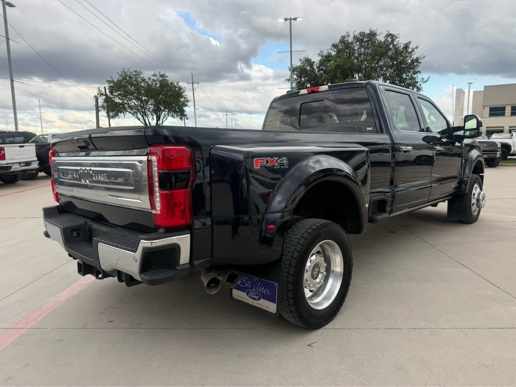 Used 2025 Ford Super Duty F-450 Pickup King Ranch 4WD Crew Cab 8 Box Truck