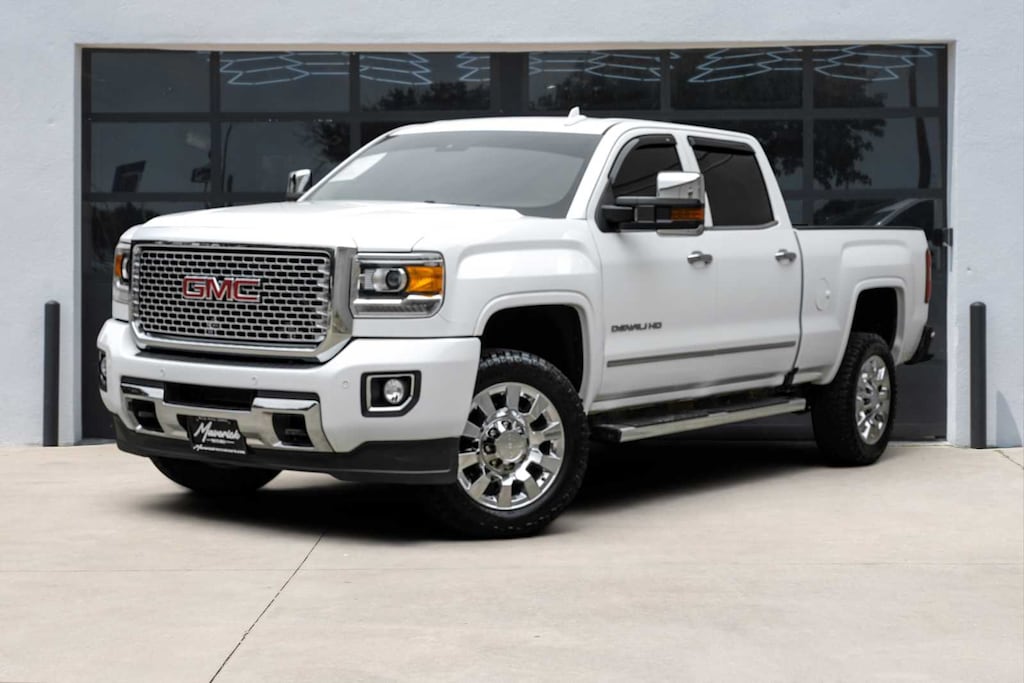 Used 2017 GMC Sierra 2500HD Denali 4WD Crew Cab 153.7 Truck