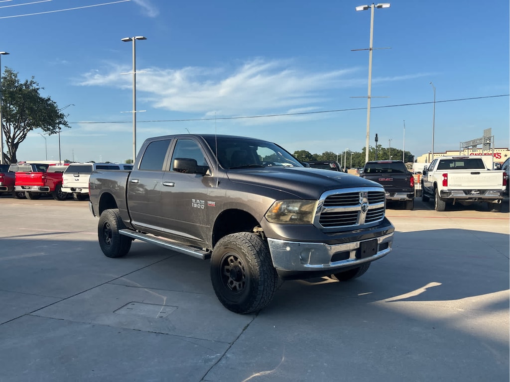 Used 2015 Ram 1500 Lone Star 4WD Crew Cab 140.5 Truck