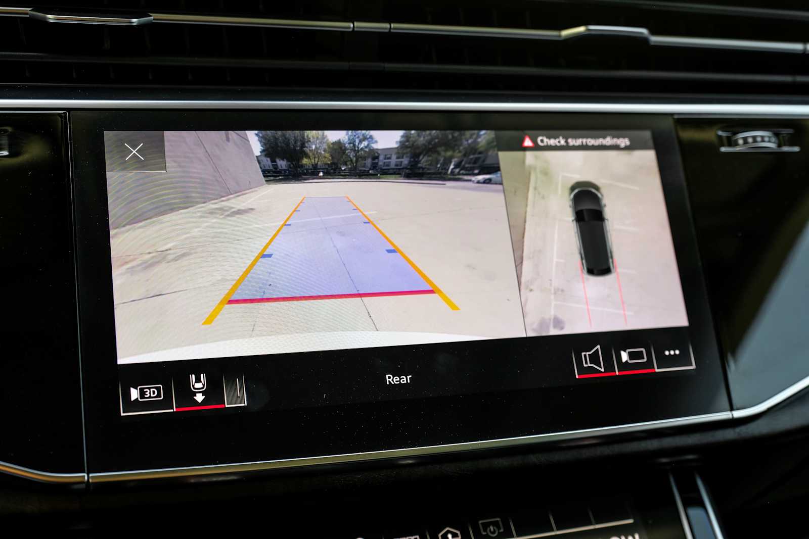 2022 Audi Q8 Premium - Photo 24