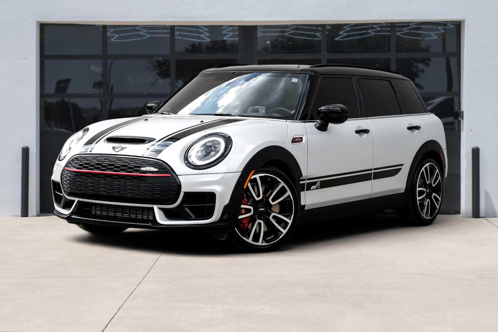 2022 MINI Clubman John Cooper Works ALL4's photo