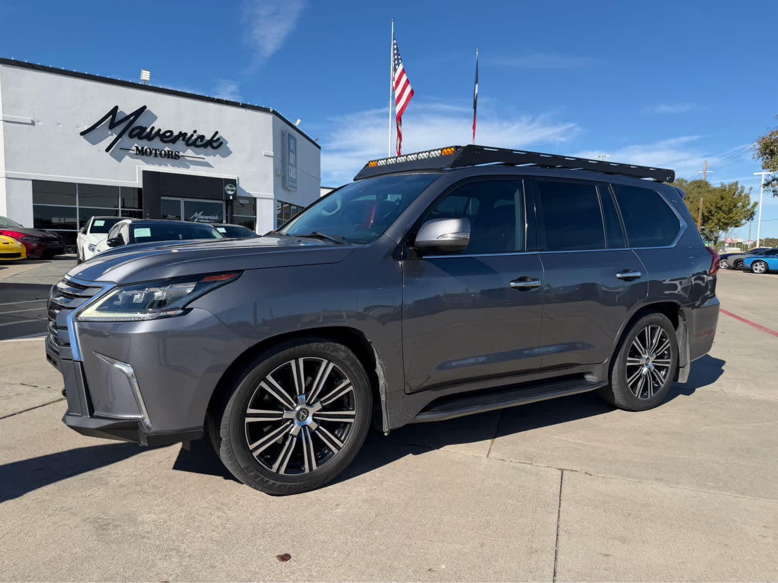 2019 Lexus LX 570's photo