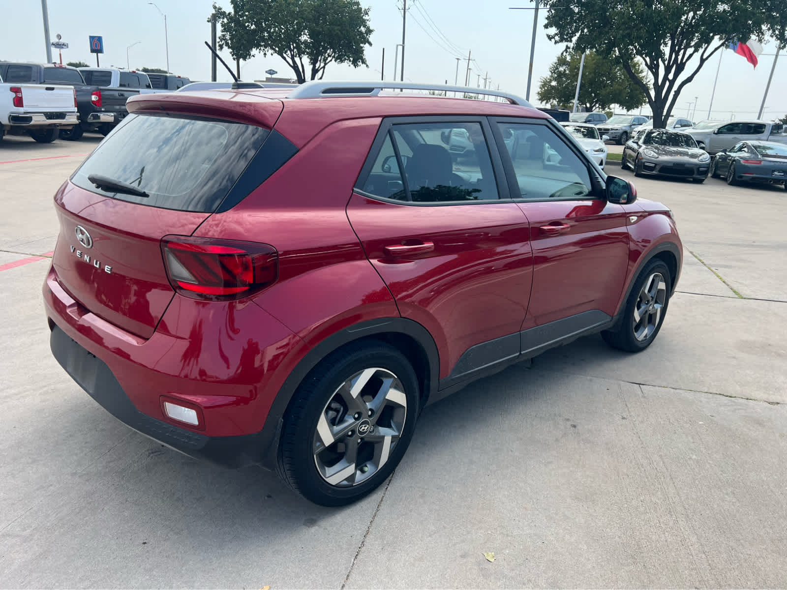 2023 Hyundai Venue SEL Limited photo 3