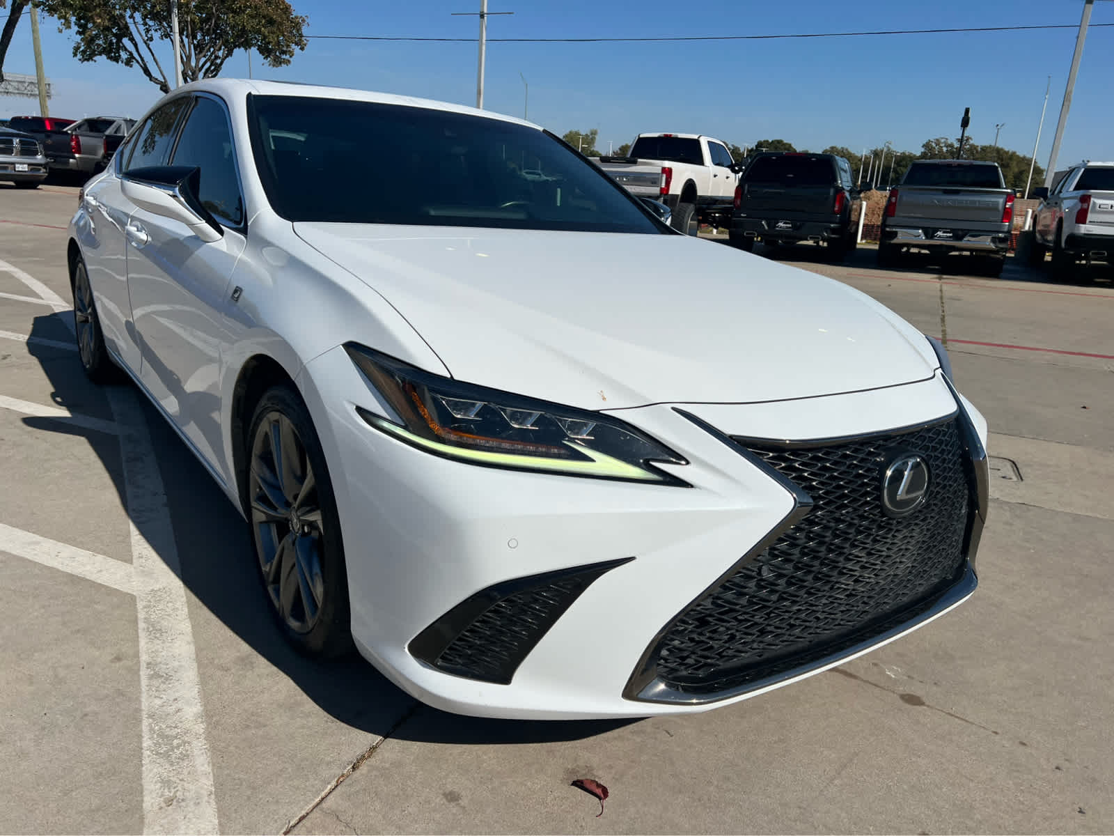 2019 Lexus ES F SPORT photo 4