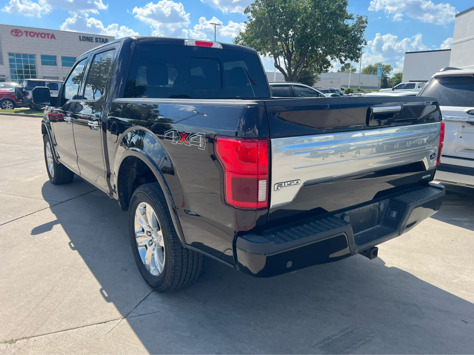 2019 Ford F-150 Platinum photo 2