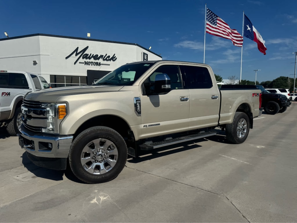 Used 2017 Ford Super Duty F-250 Pickup Lariat 4WD Crew Cab 6.75 Box Truck