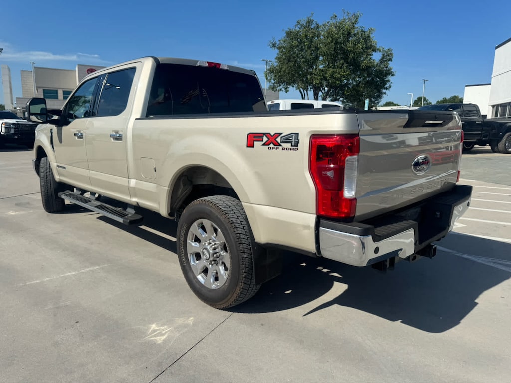 Used 2017 Ford Super Duty F-250 Pickup Lariat 4WD Crew Cab 6.75 Box Truck