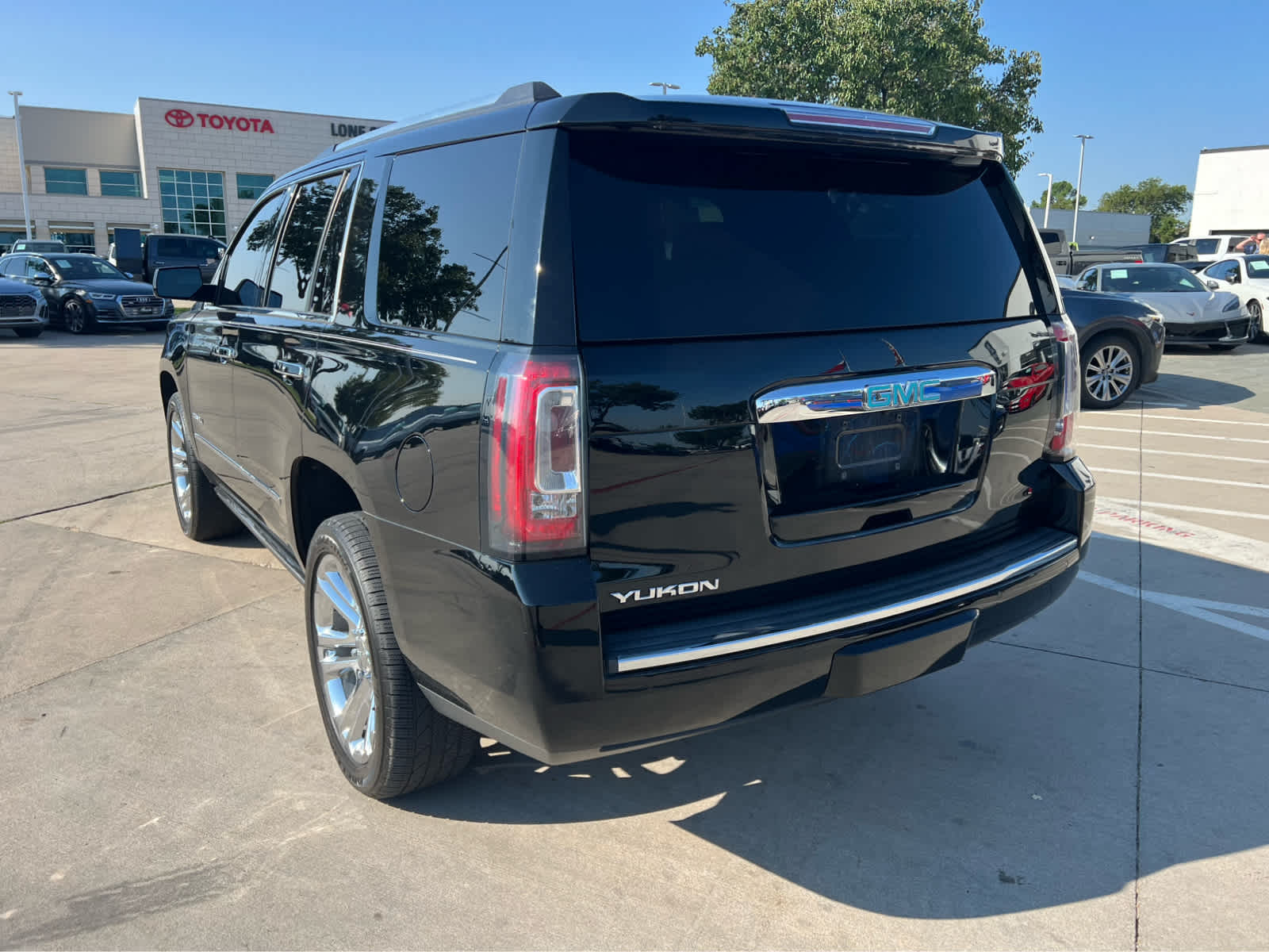 2020 Gmc Yukon Denali photo 2