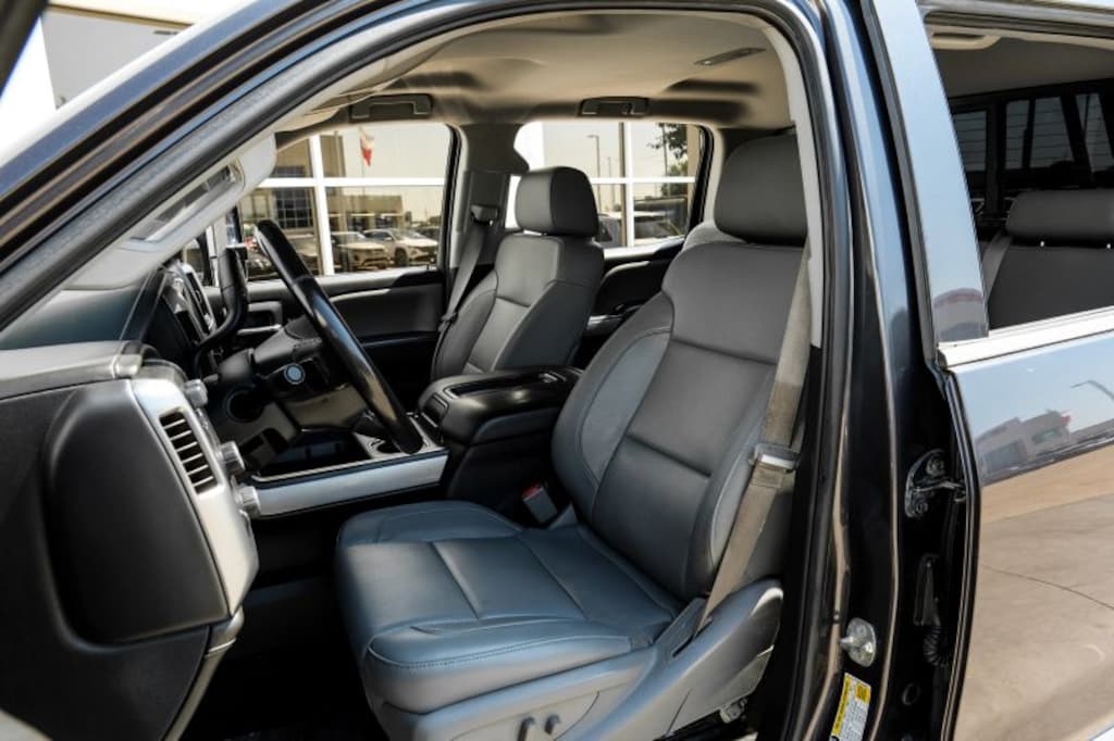 Used 2015 Chevrolet Silverado 2500HD LTZ 4WD Crew Cab 153.7 4WD Crew Cab 153.7