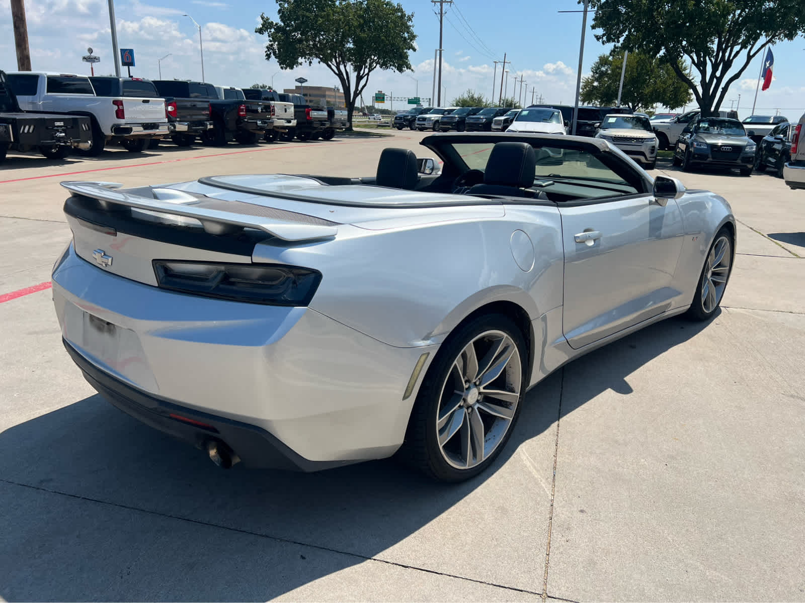 2017 Chevrolet Camaro 1LT photo 3
