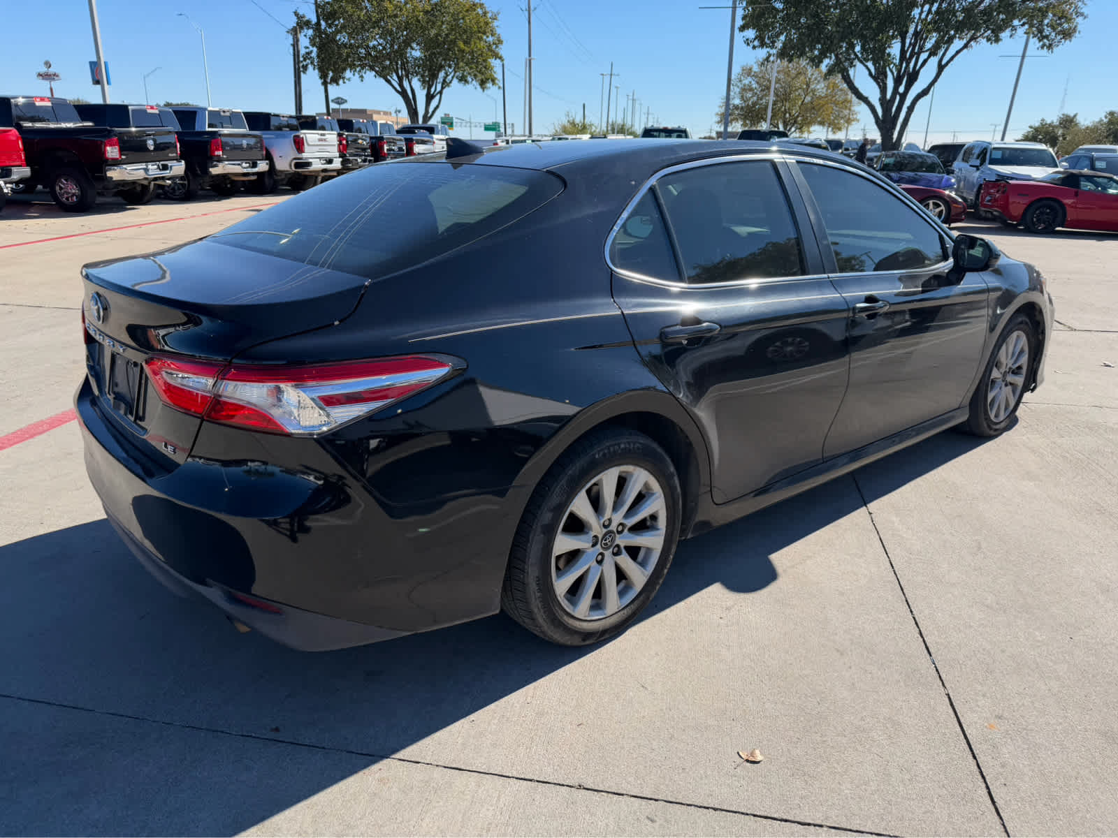 2020 Toyota Camry LE photo 3