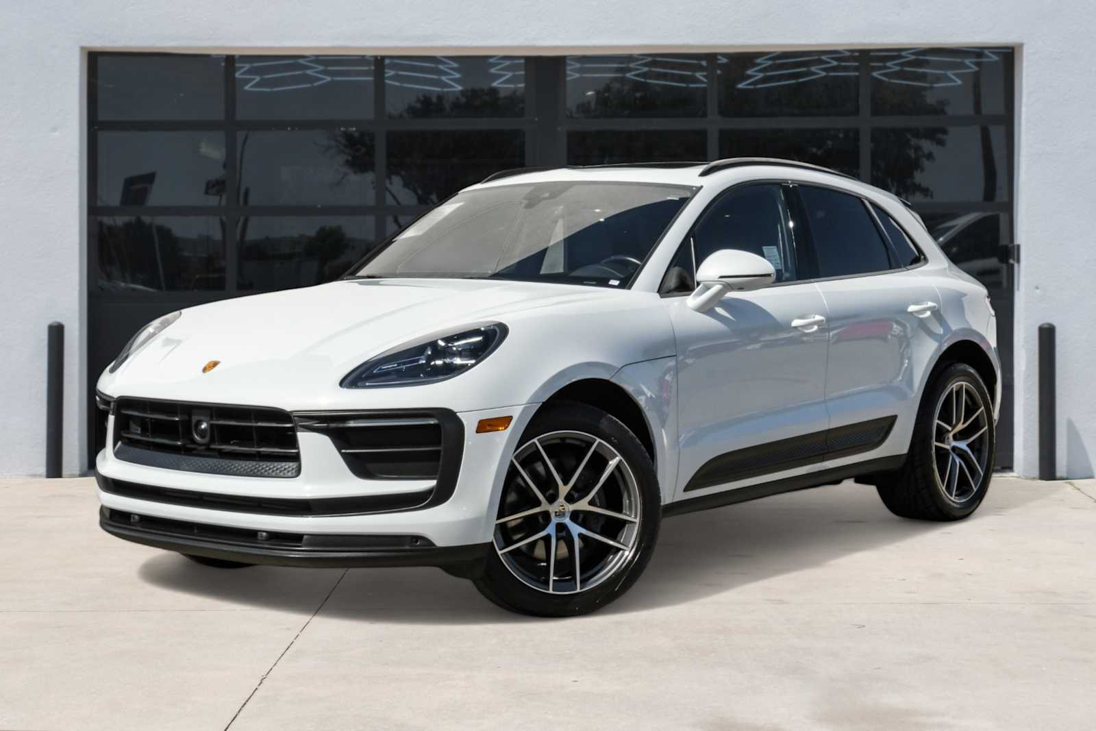 2023 Porsche Macan T