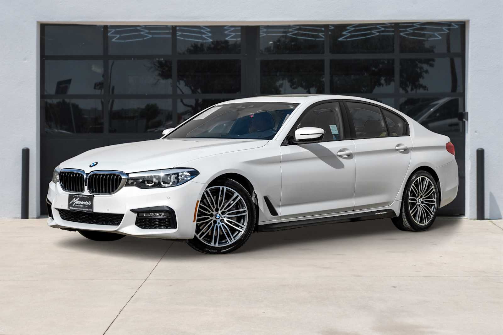 2019 BMW 5 Series 530i's photo