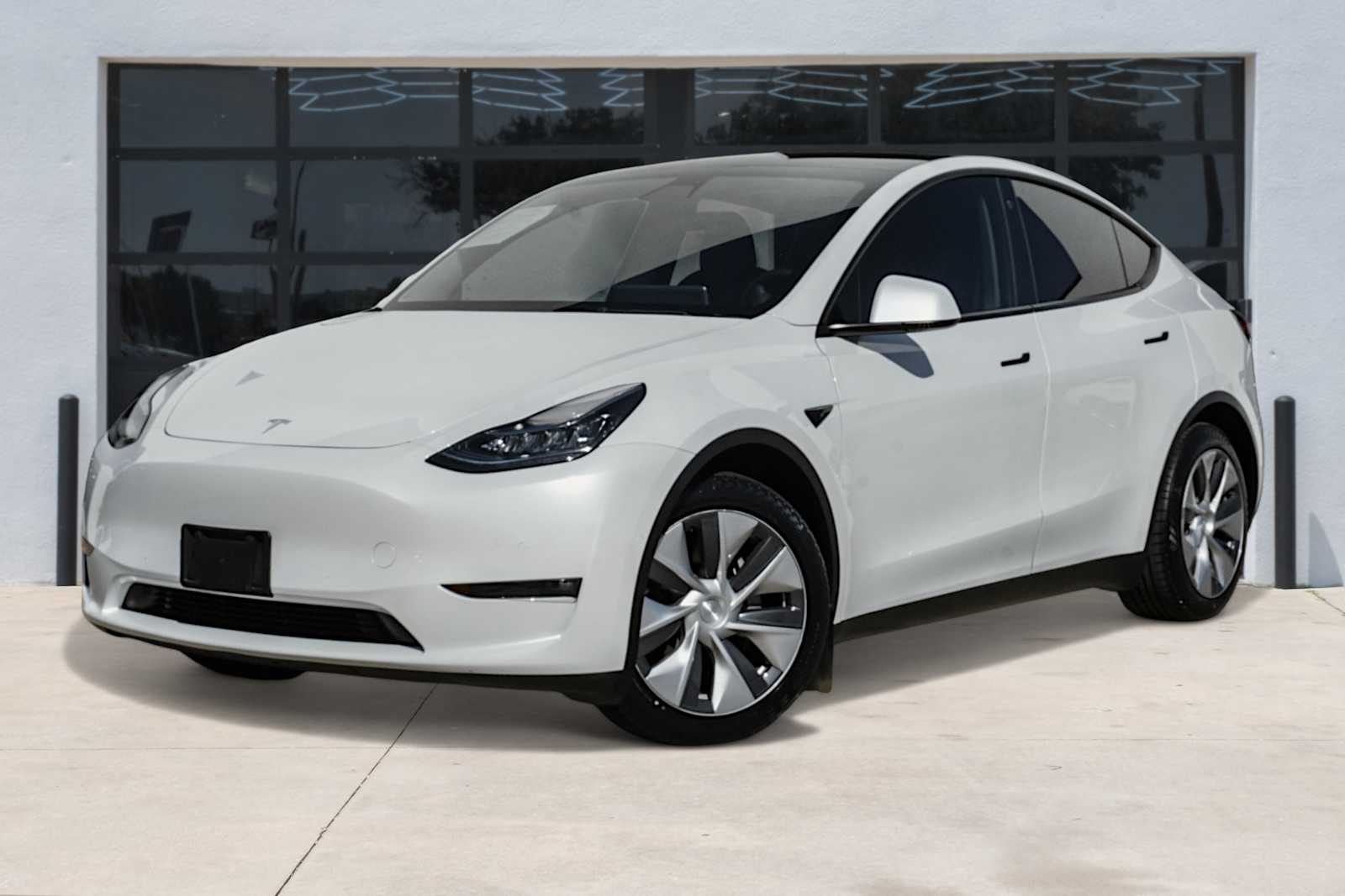 2022 Tesla Model Y Long Range's photo