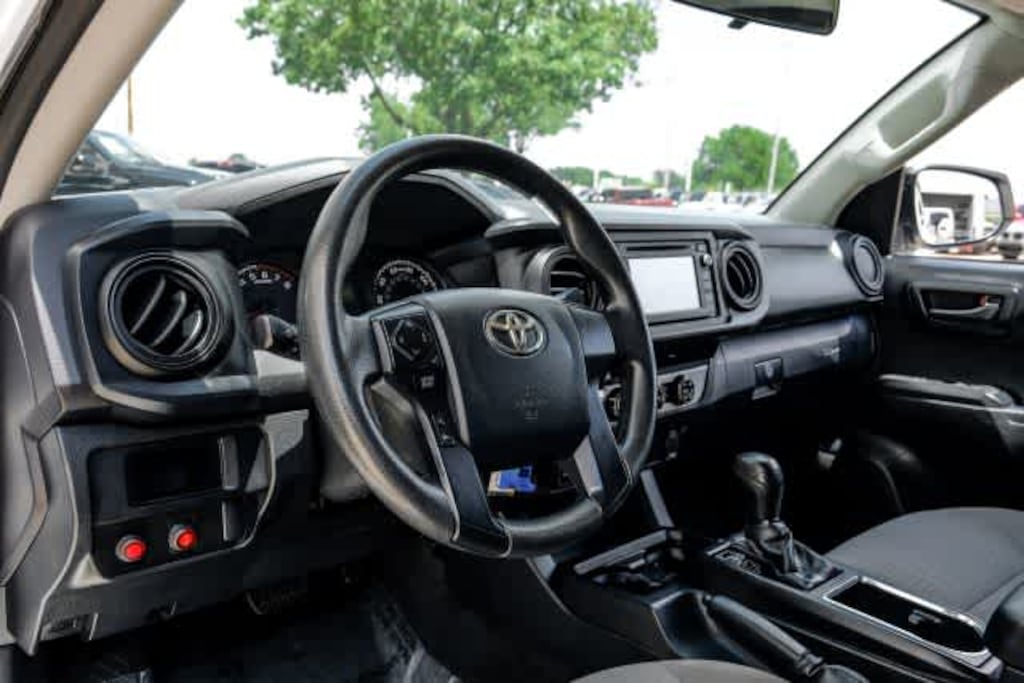 Used 2016 Toyota Tacoma SR 2WD Access Cab I4 AT 2WD Access Cab I4 AT