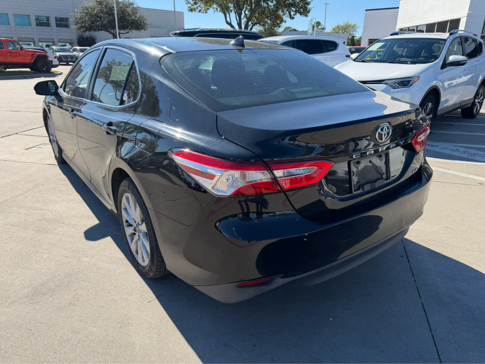 2020 Toyota Camry LE photo 2