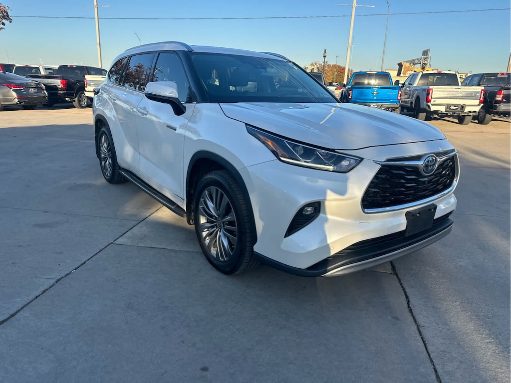 Used 2021 Toyota Highlander Hybrid Platinum SUV