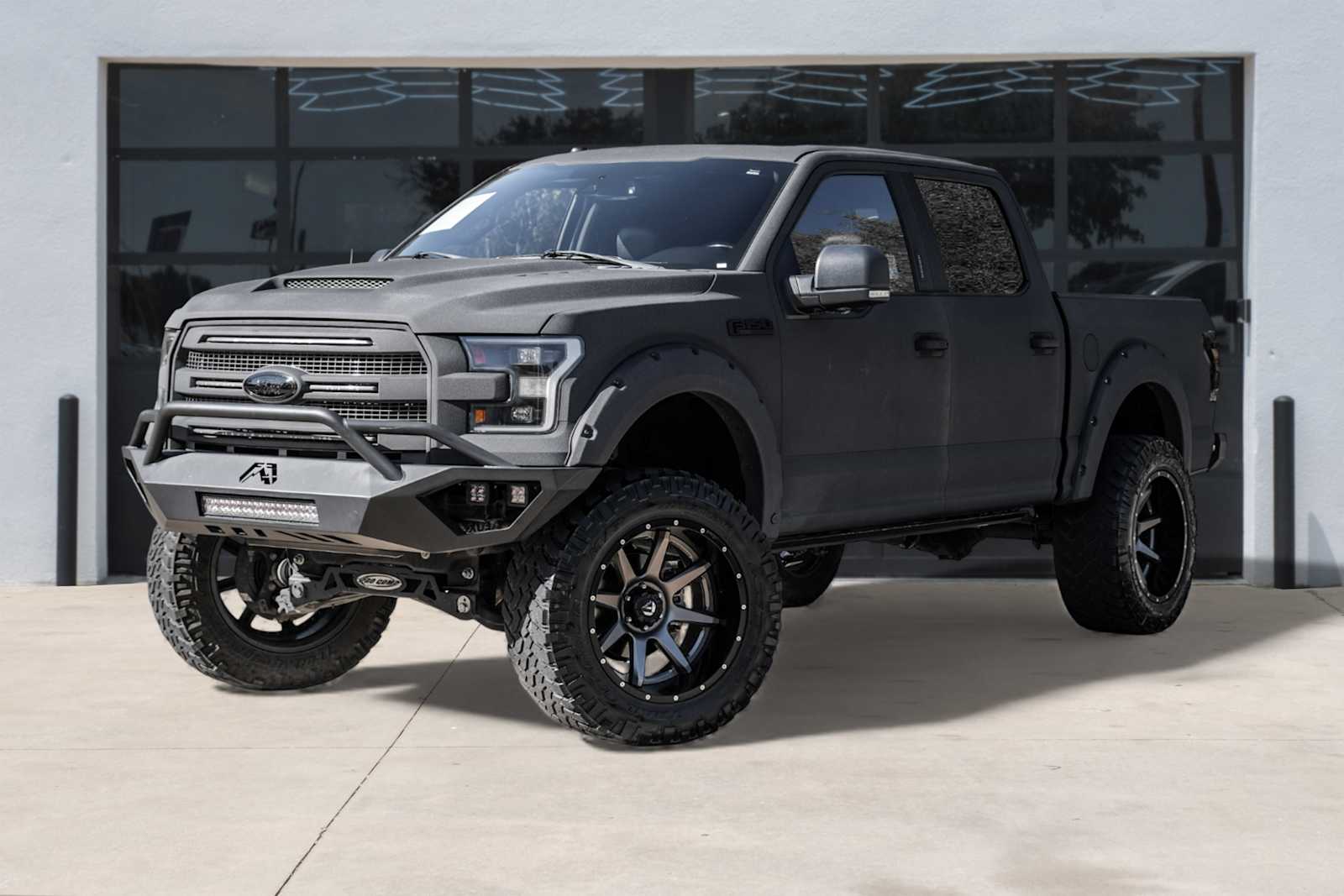 2017 Ford F-150 Platinum's photo
