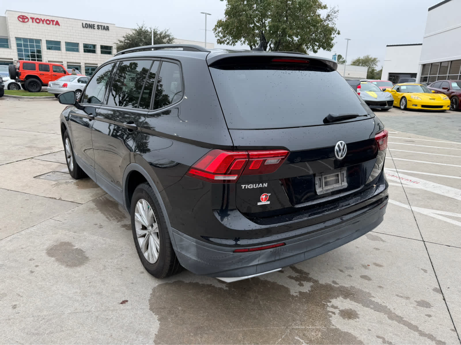 2020 Volkswagen Tiguan S photo 2