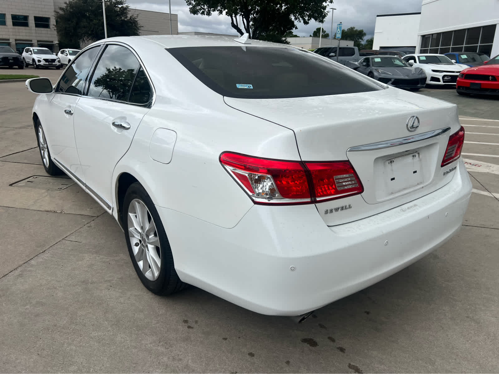 2012 Lexus ES 350 photo 2