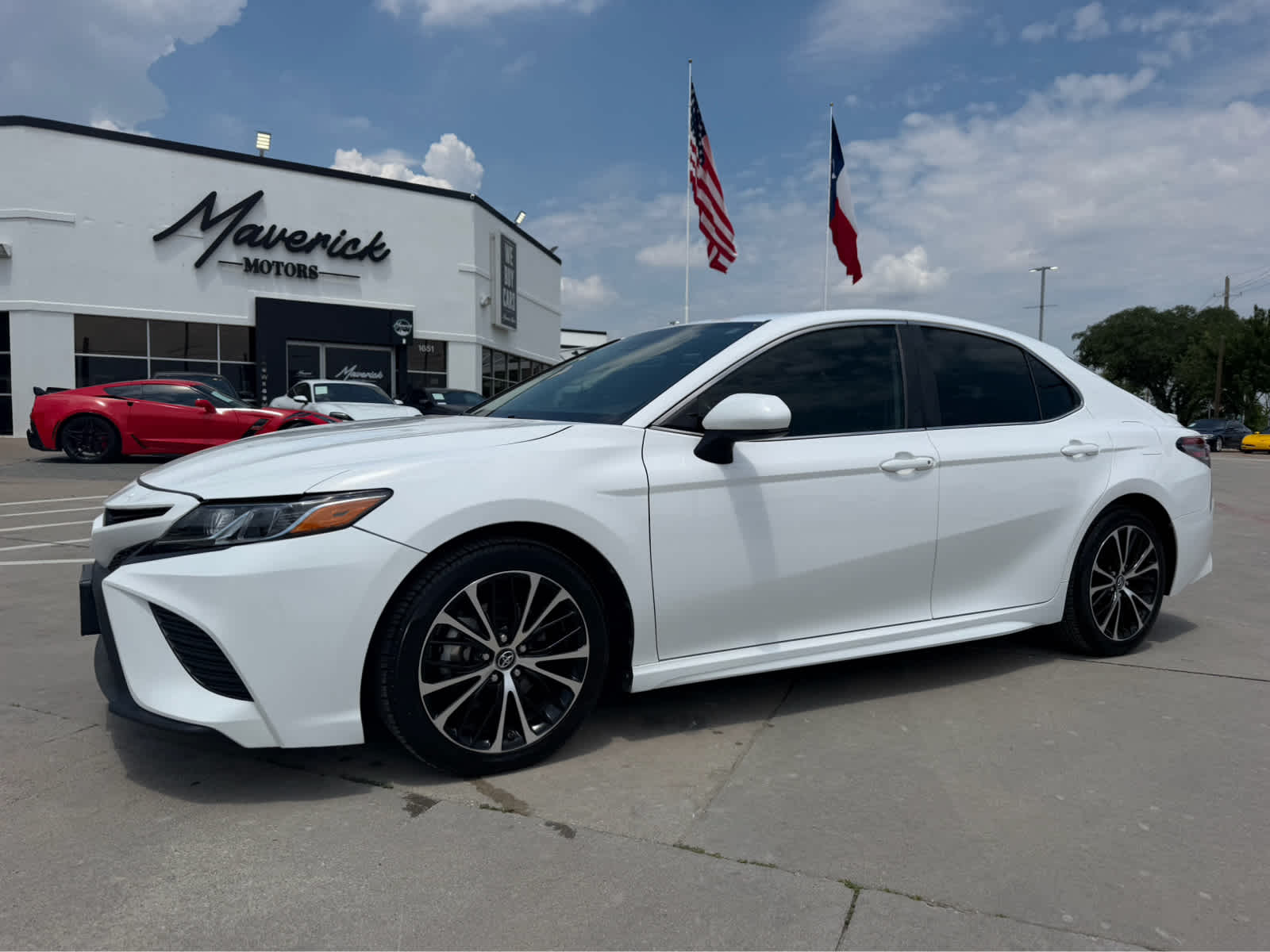 2019 Toyota Camry 2.5 Auto SE's photo