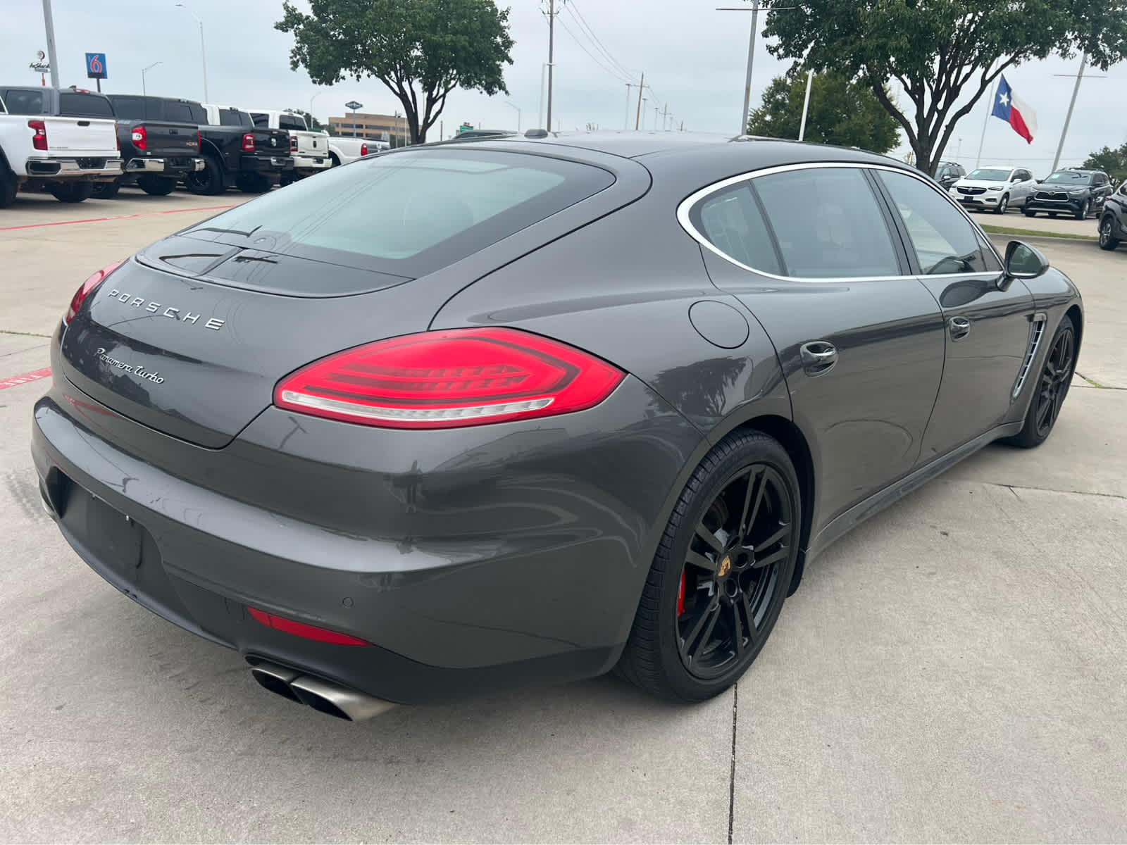 2014 Porsche Panamera Turbo Executive photo 3