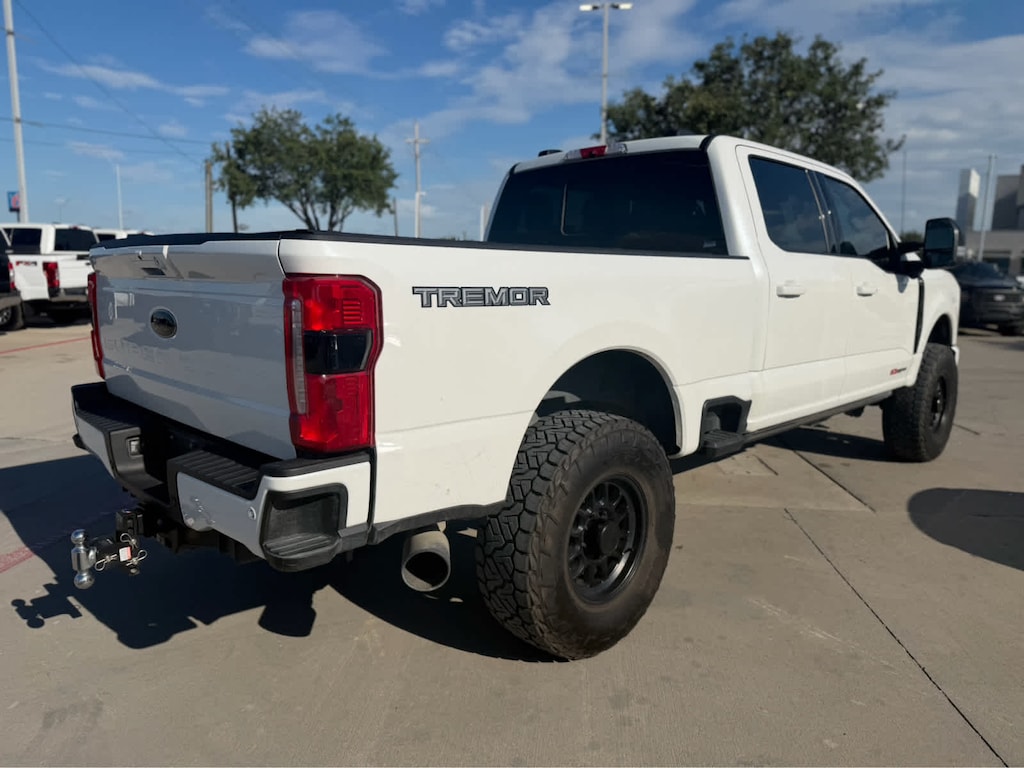 Used 2025 Ford Super Duty F-250 Pickup Lariat 4WD Crew Cab 6.75 Box Truck