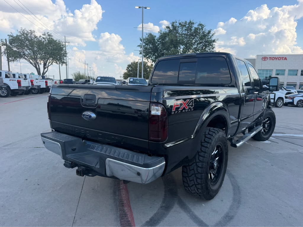 Used 2016 Ford Super Duty F-250 Pickup Lariat 4WD Crew Cab 172 Truck