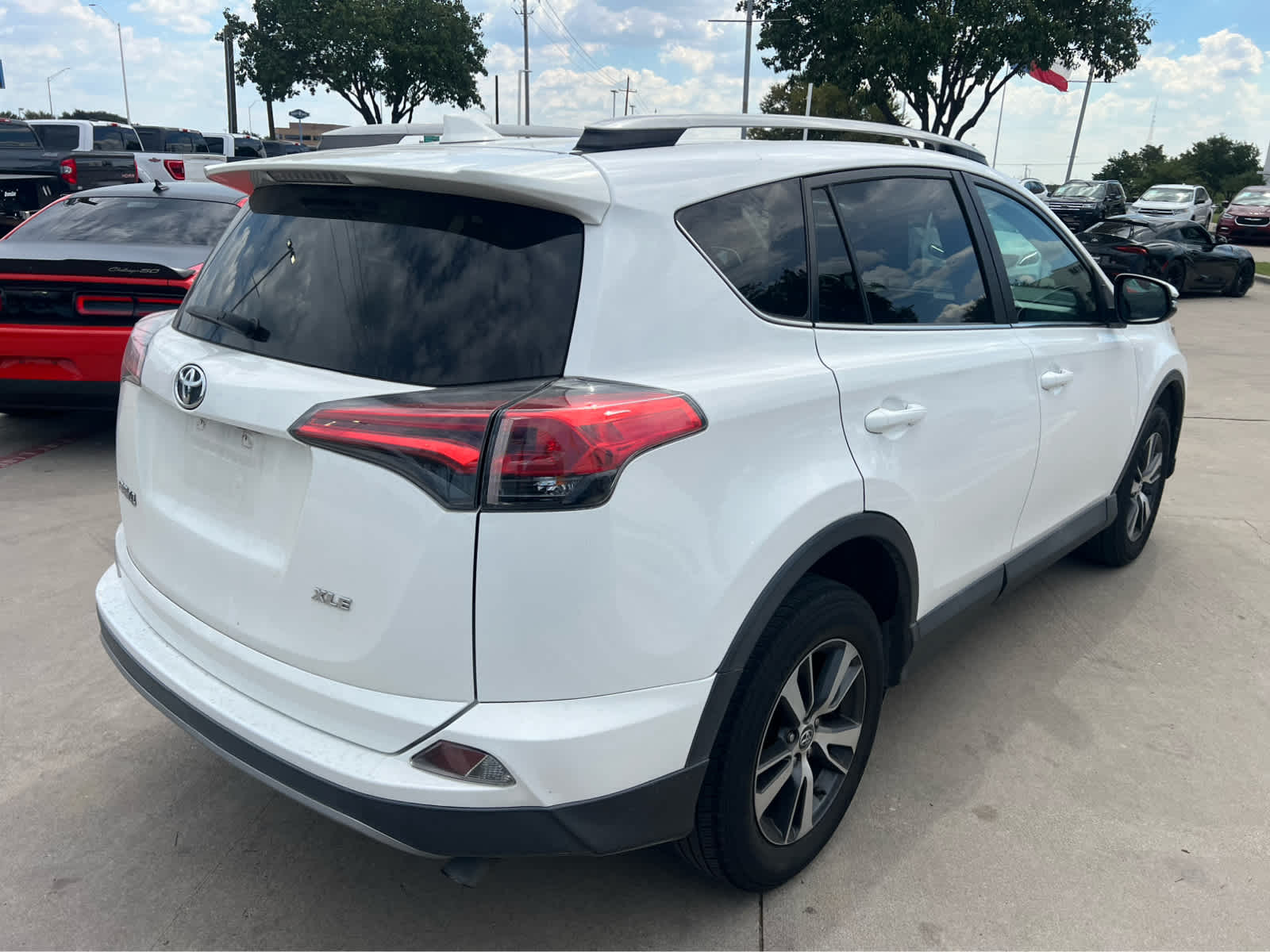 2018 Toyota RAV4 Adventure XLE photo 3