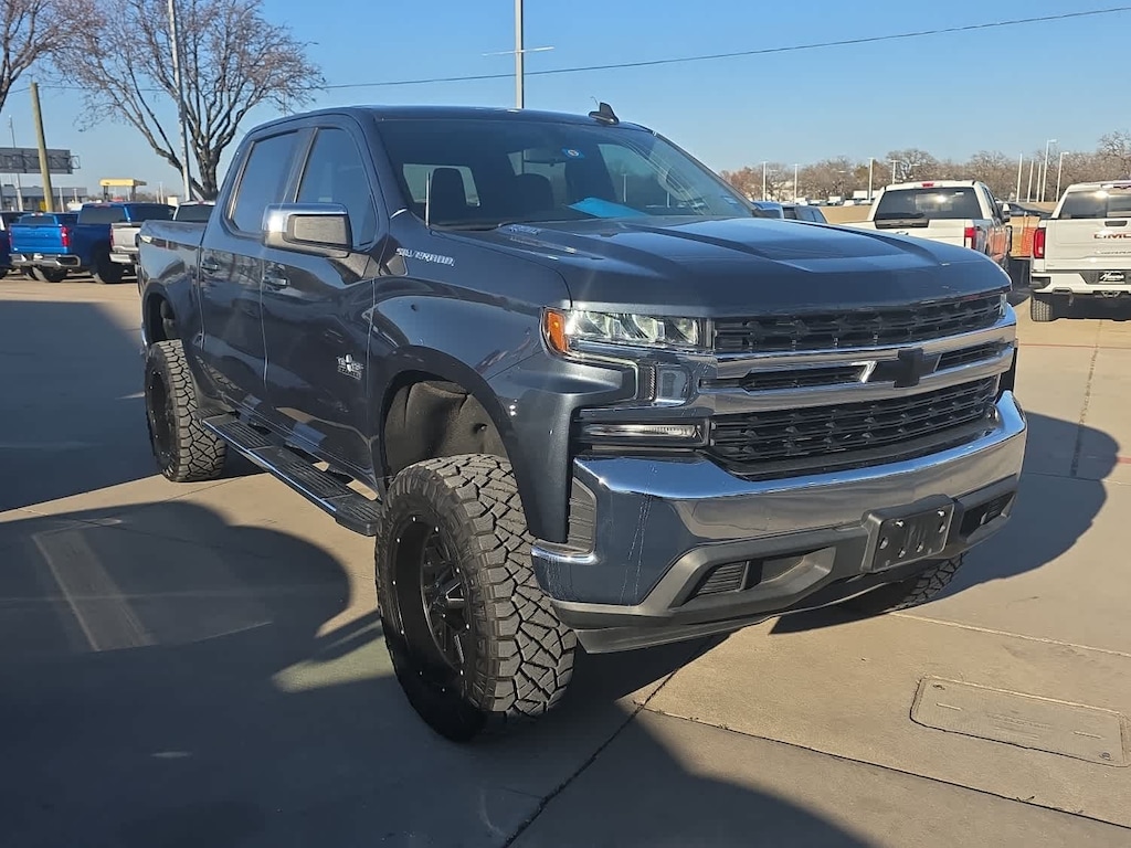 Used 2020 Chevrolet Silverado 1500 LT 2WD Crew Cab 147 Truck