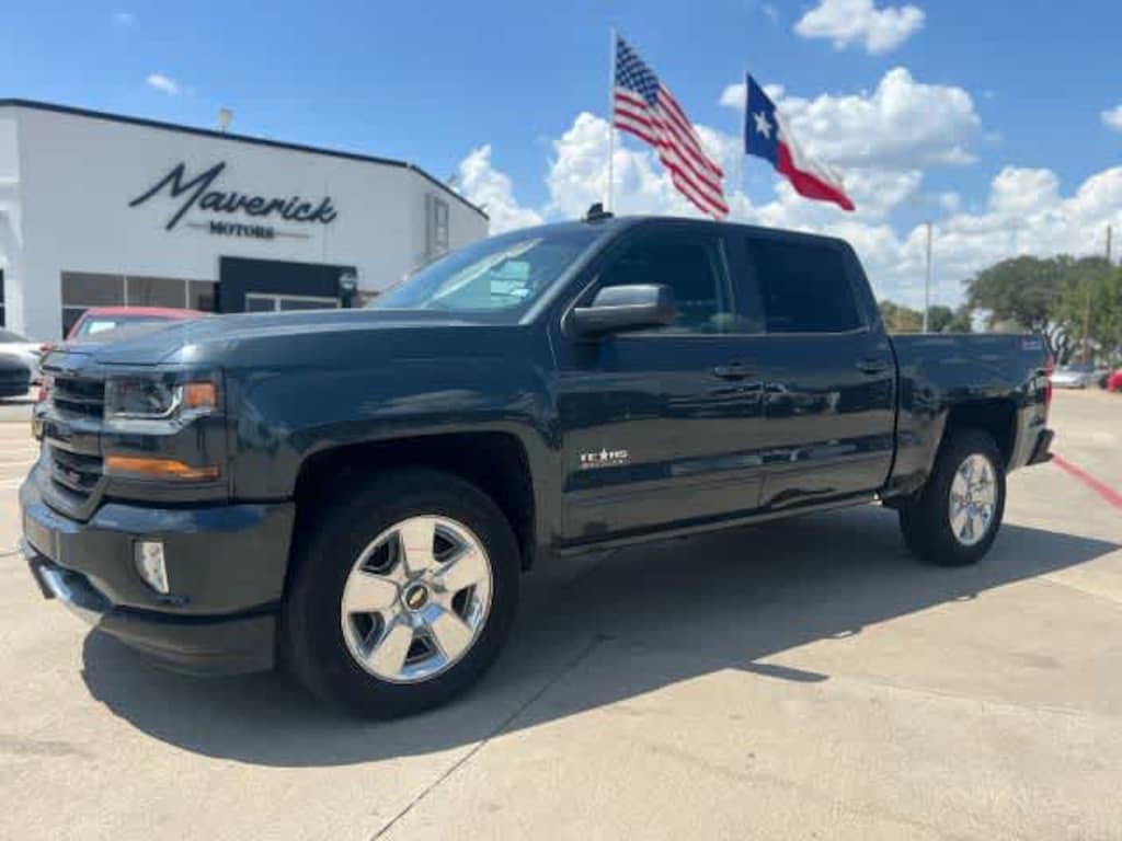 Used 2017 Chevrolet Silverado 1500 LT 4WD Crew Cab 143.5 4WD Crew Cab 143.5