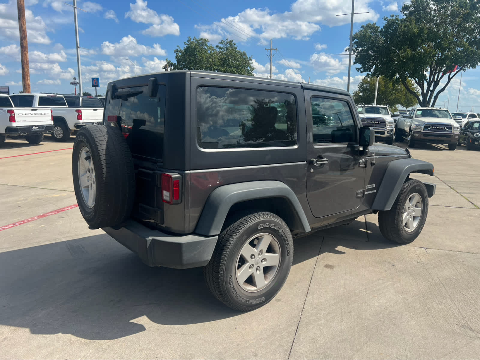 2017 Jeep Wrangler Sport photo 3